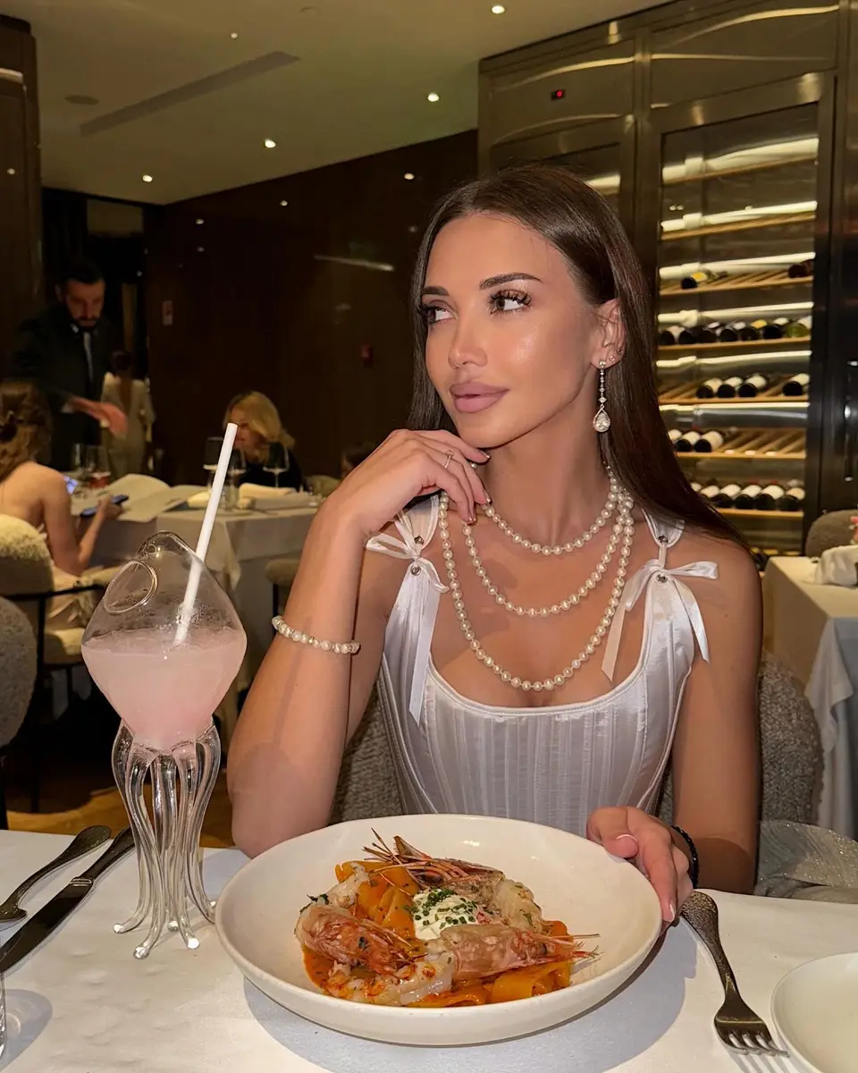 Lolya profile in Dubai