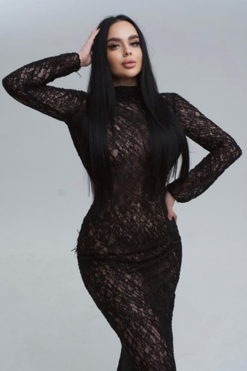 Monna profile in Dubai