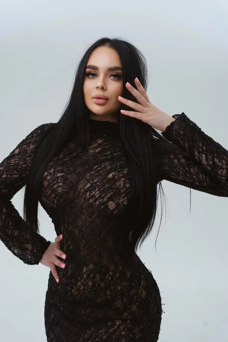 Monna profile in Dubai