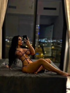 Monna profile in Dubai